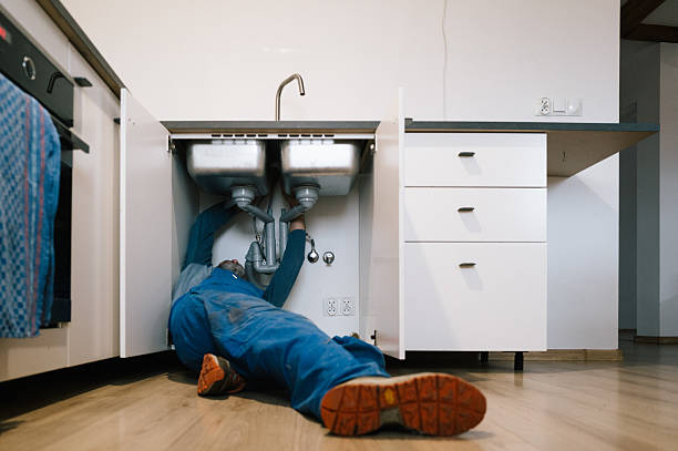 Professional Plumbing technician working in Bridgeport, MI